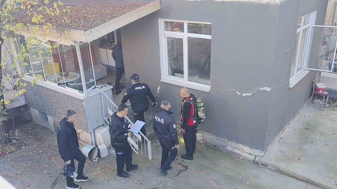 Karabük'te Ev Yangını: Dumandan Etkilenen Bir Kişi Hastanede