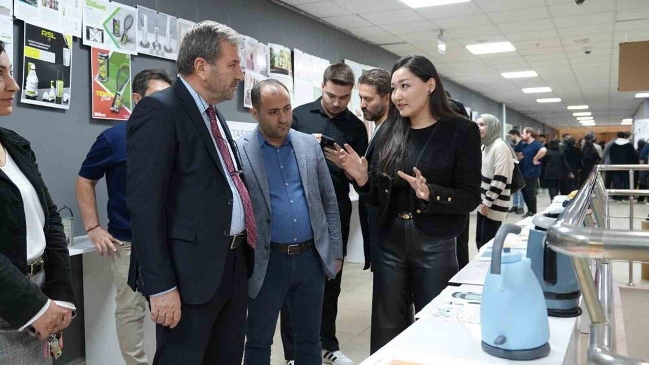 Karabük Üniversitesi'nde Endüstriyel Tasarım Sergisi Büyük İlgi Gördü