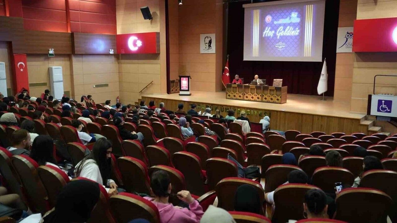 Karabük Üniversitesi'nde Sağlık Yönetiminde İnsan Kaynağı Planlaması Seminari