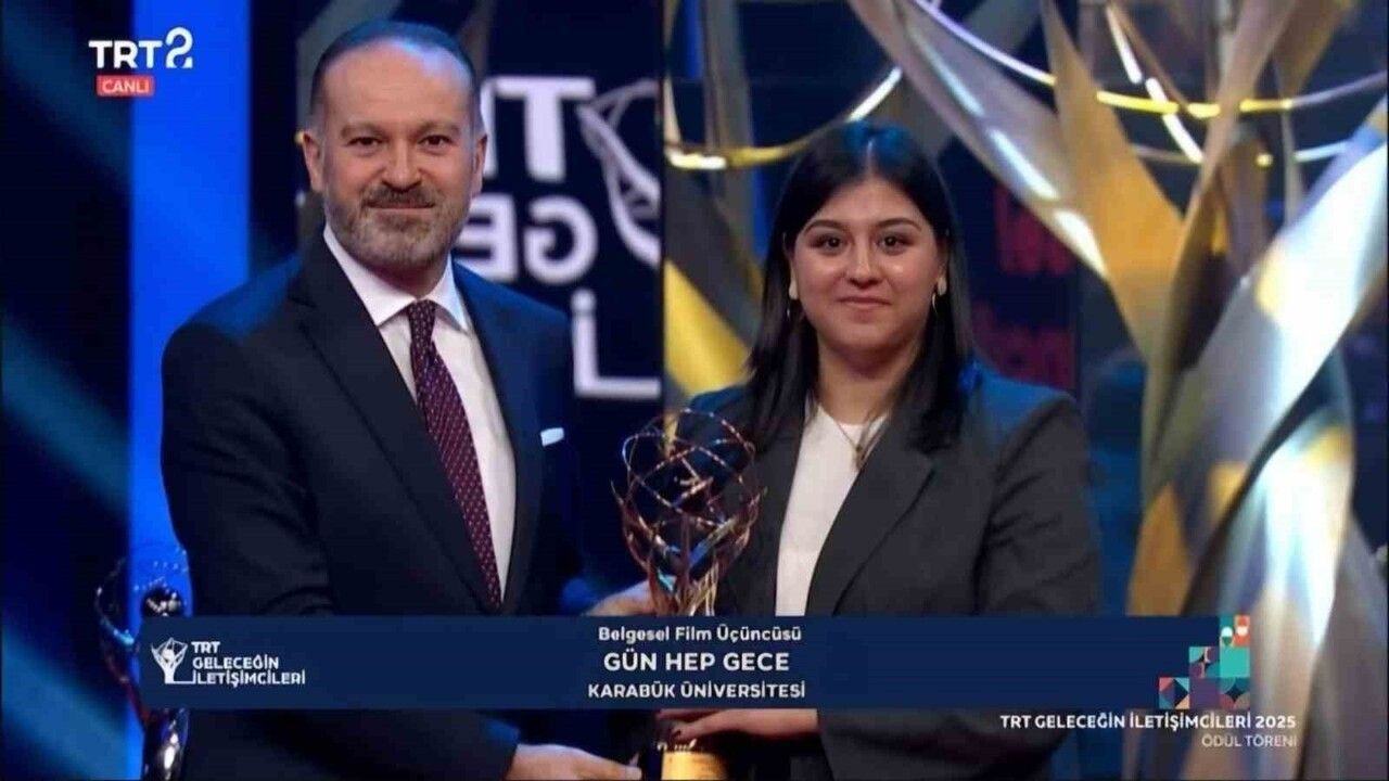 Karabük Üniversitesi TRT Geleceğin İletişimcileri Yarışması’nda Başarı Elde Etti