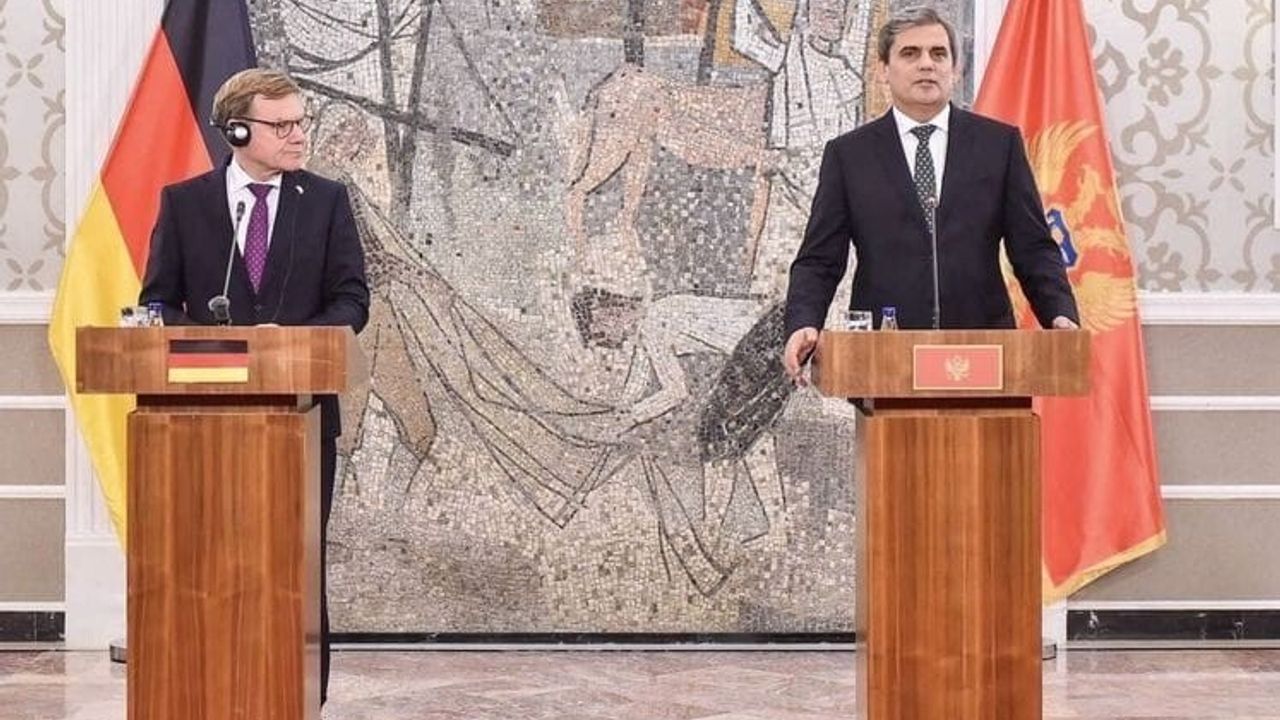 Karadağ Dışişleri Bakanı İbrahimovic’ten Türk Vatandaşlarına Vize Açıklaması