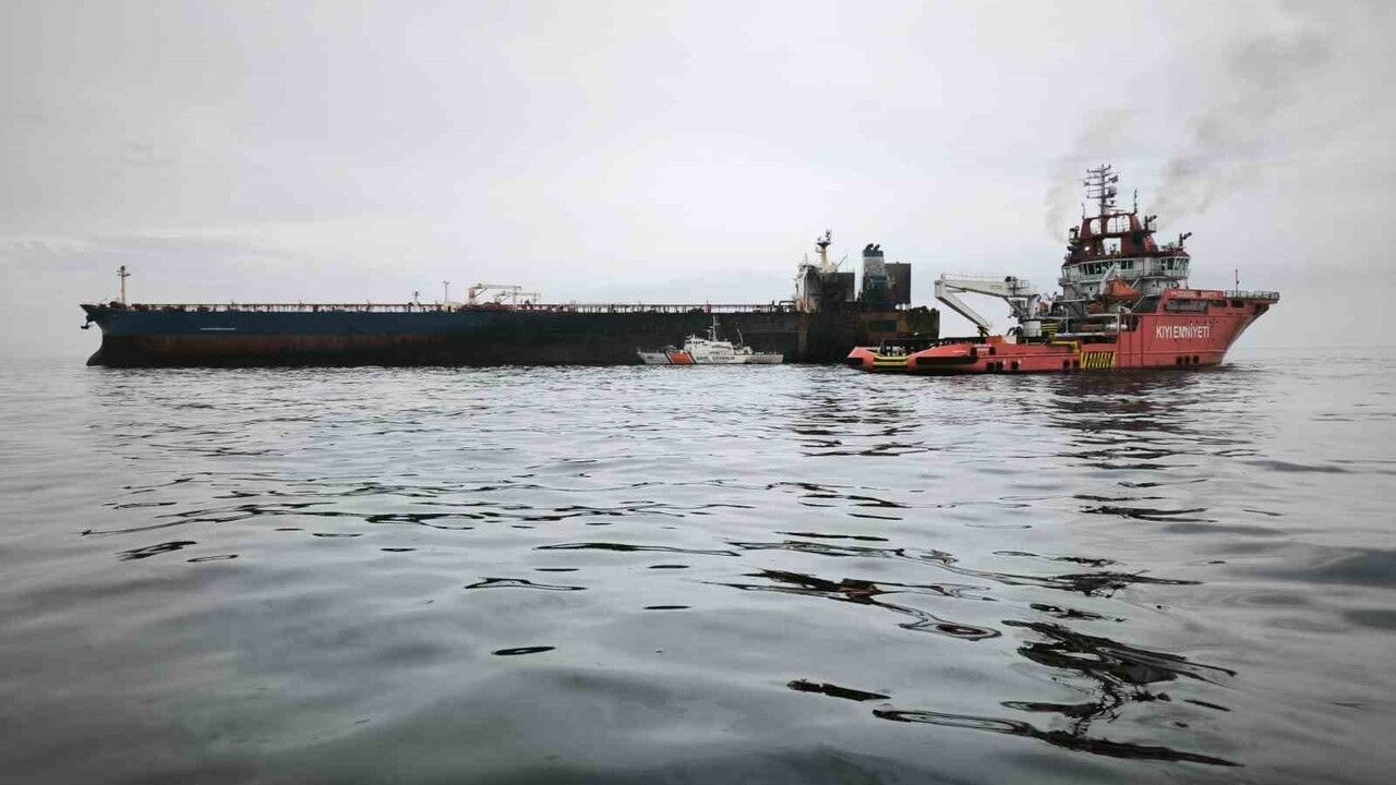 Karadeniz'deki KAIROS Gemisinde Yangın Söndürüldü
