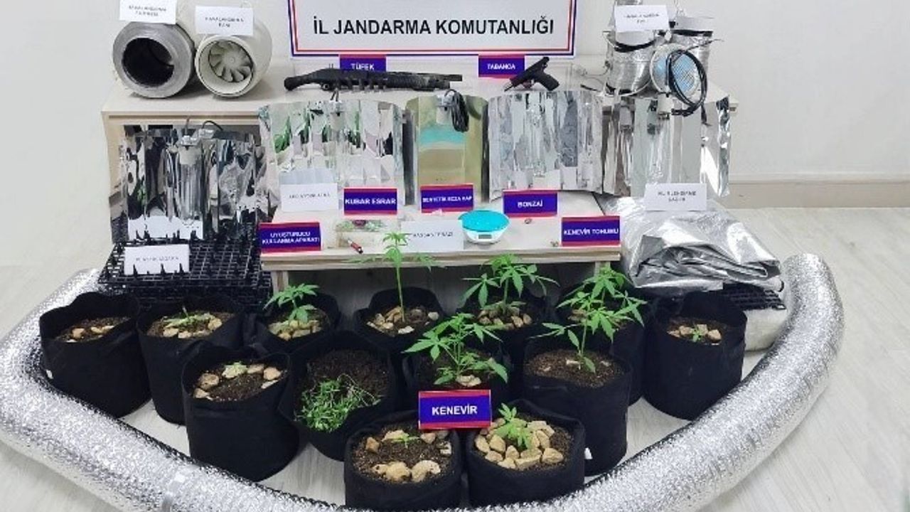 Karaman'da Tarihi Sikkeler ve Uyuşturucu Madde Ele Geçirildi