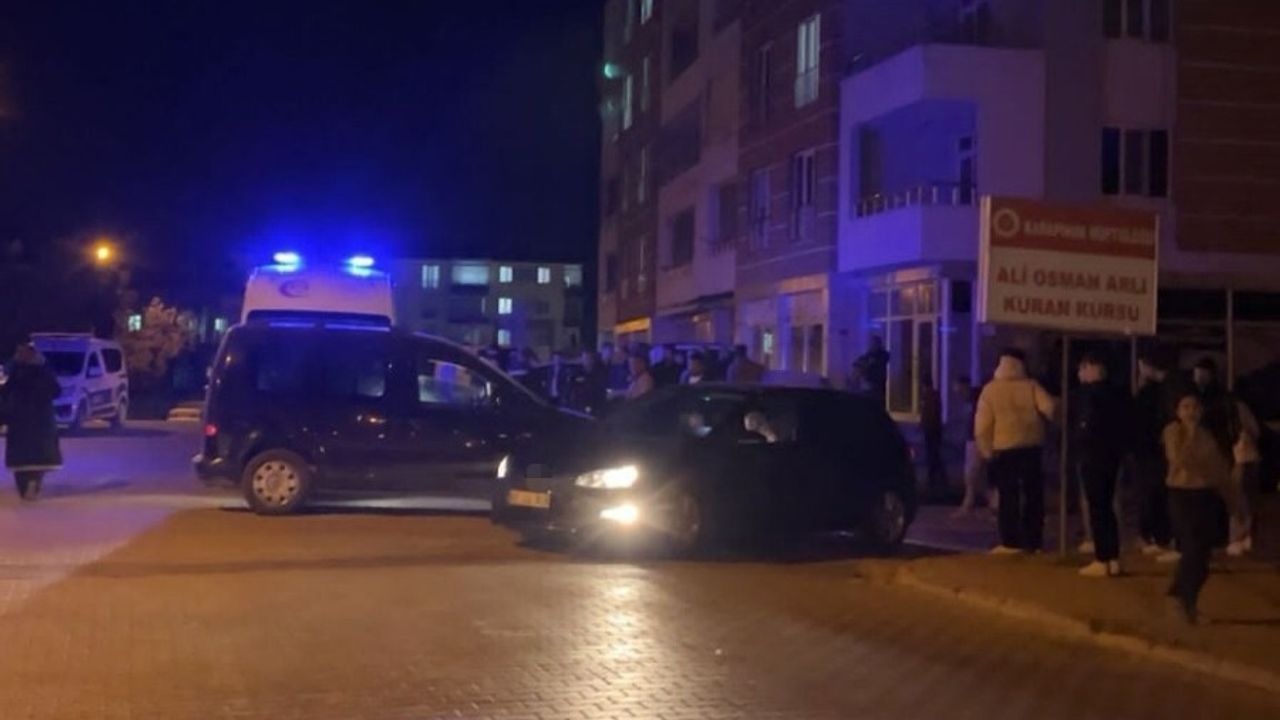 Karapınar'da Motosiklet ve Otomobil Kazası: 2 Yaralı