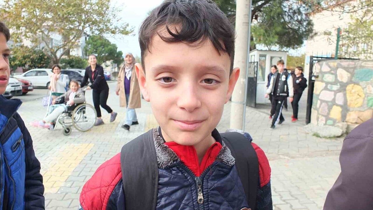 Kardeşi İçin Pamuk Şekeri Hayrı Düzenledi