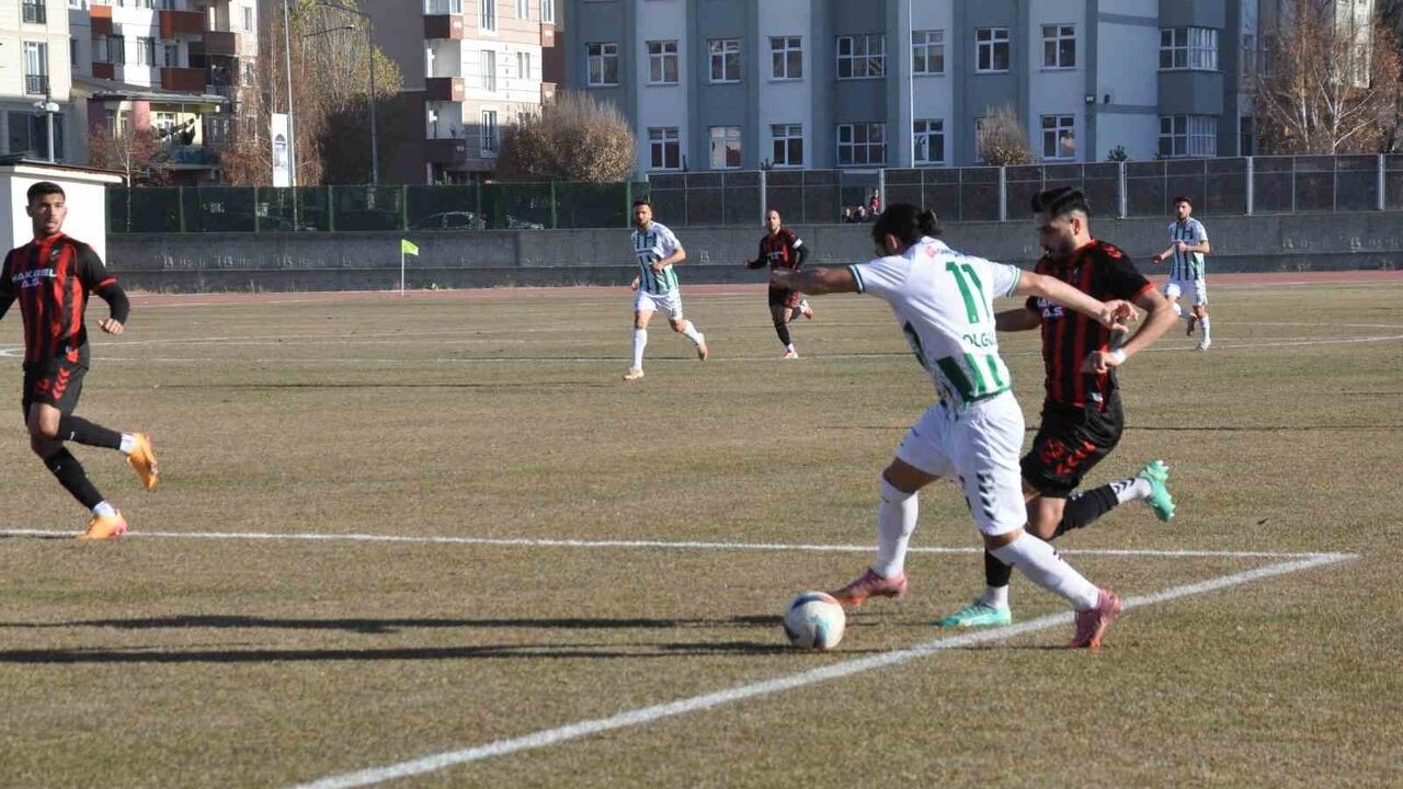 Kars 36 Spor ve Hakkari Zap Spor Berabere Kaldı