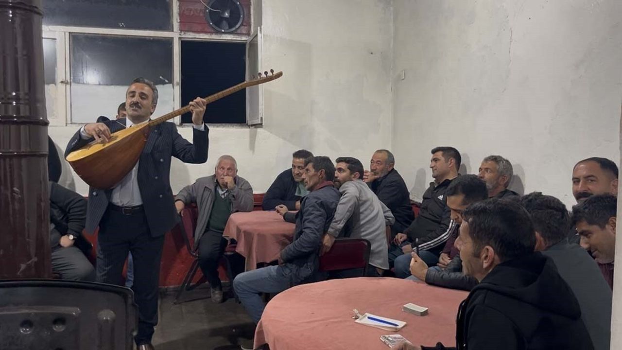 Kars'ın Aşıklık Geleneği: Saz ve Söz Ustaları Köylerde Yaşatıyor