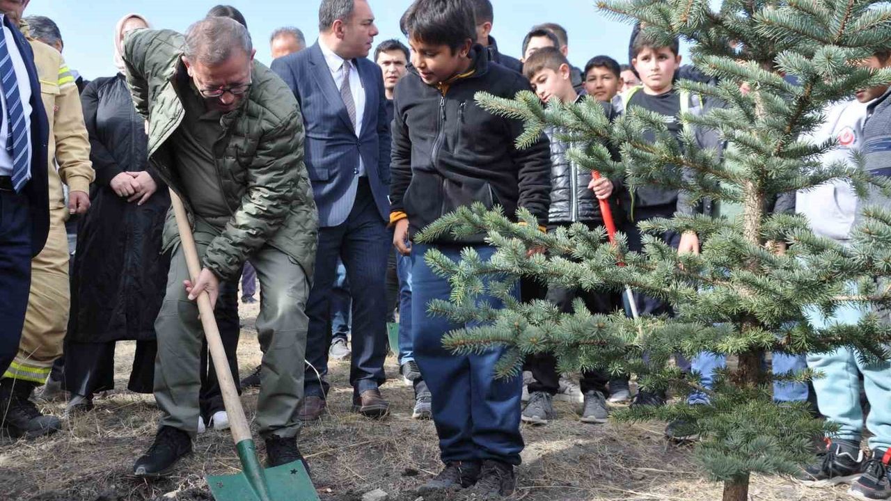 Kars’ta 5 Bin 500 Fidan Toprakla Buluştu