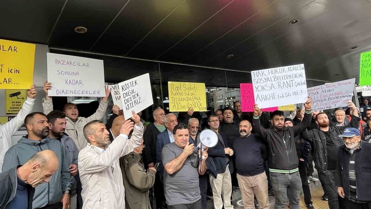 Karşıyaka'da Pazar Krizi: Acar'dan Ciddi İddialar