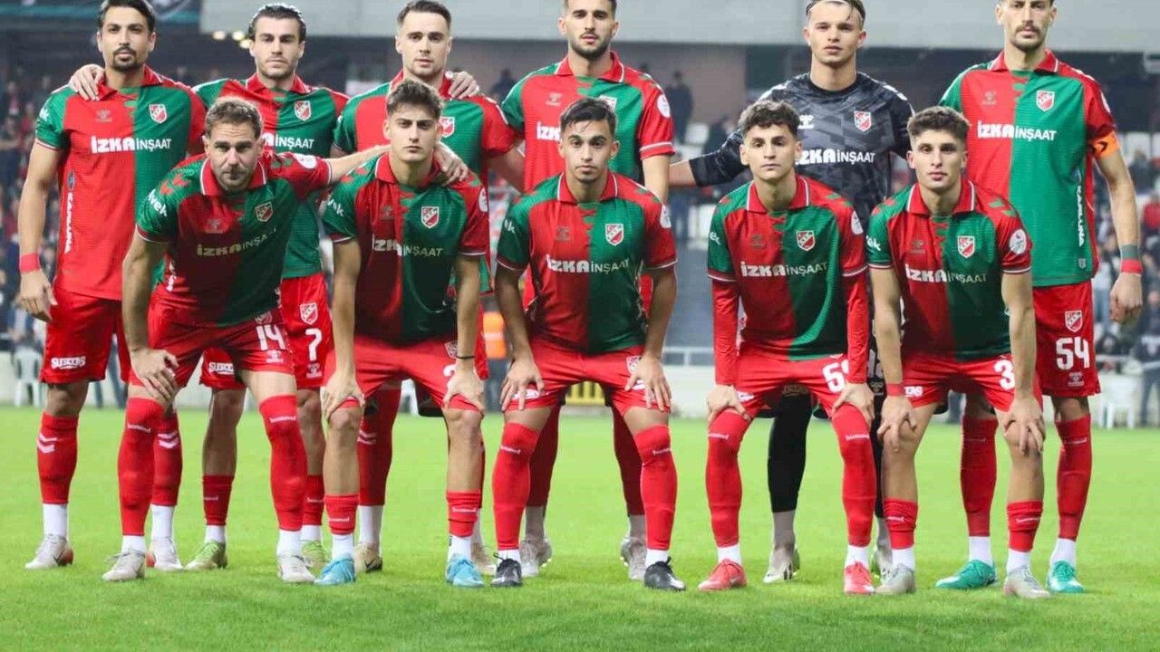 Karşıyaka, Denizli'yi 2-0 Geçerek Liderliğe Yükseldi