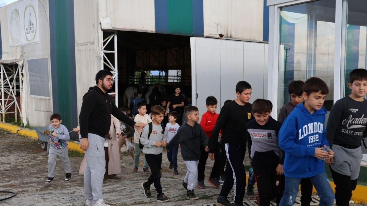 Kartepe'de Minik Binicilerin Eğlenceli Tatili