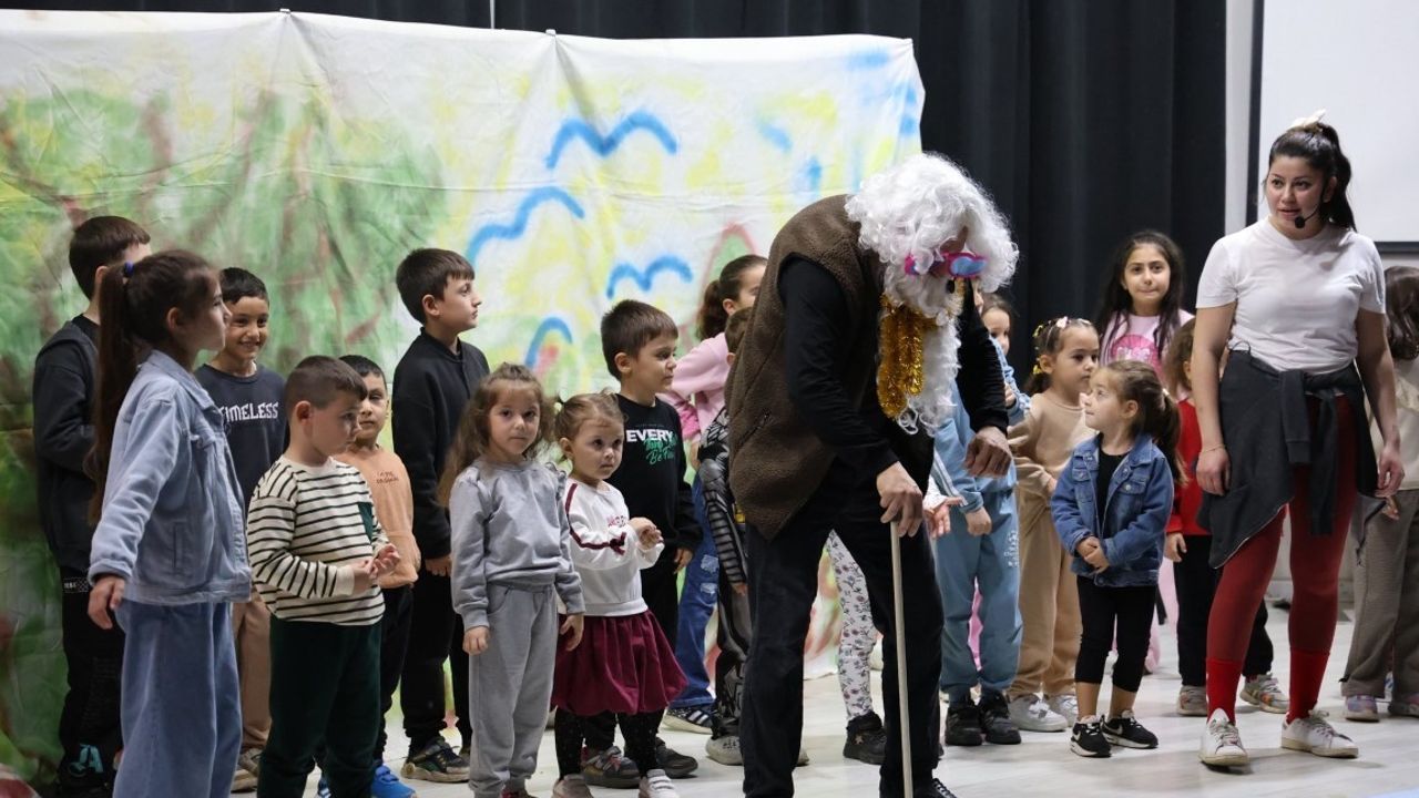 Kartepe'de Tiyatro Şöleni: Yetişkinler ve Çocuklar İçin İki Özel Oyun
