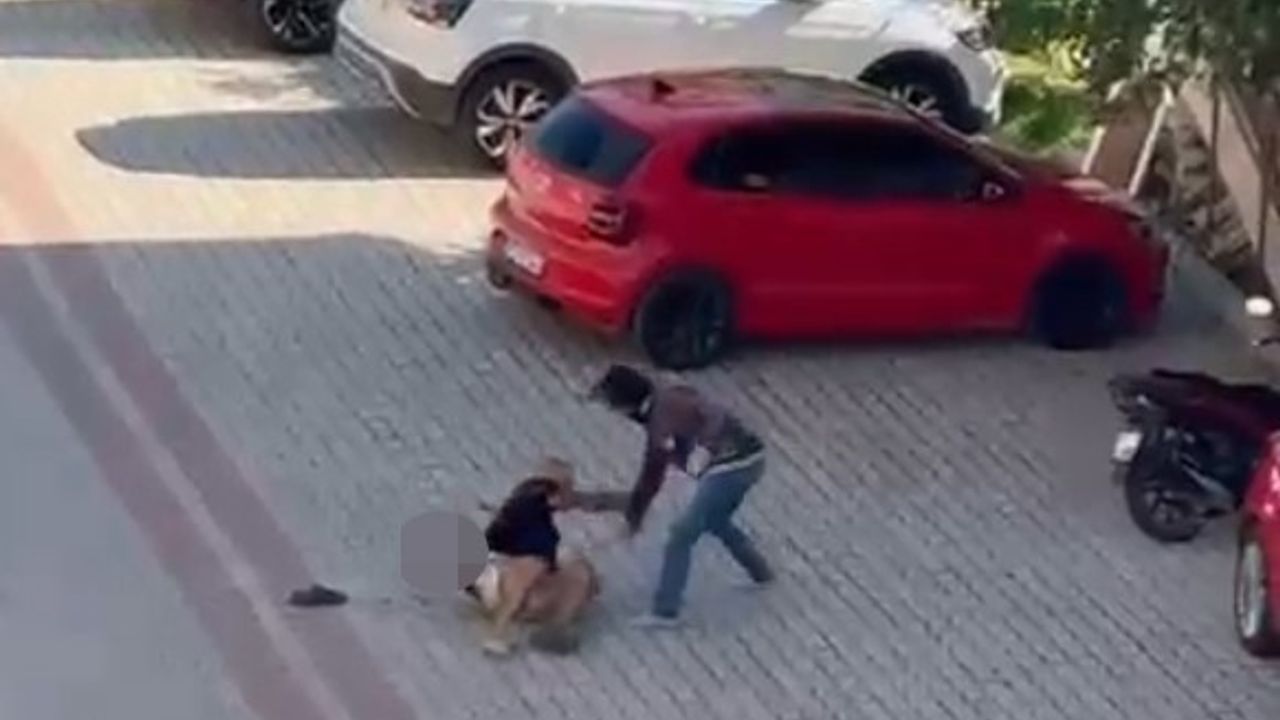 Kaş'ta Yaşlı Adam Sokak Ortasında Bıçaklandı: O Anlar Kamerada