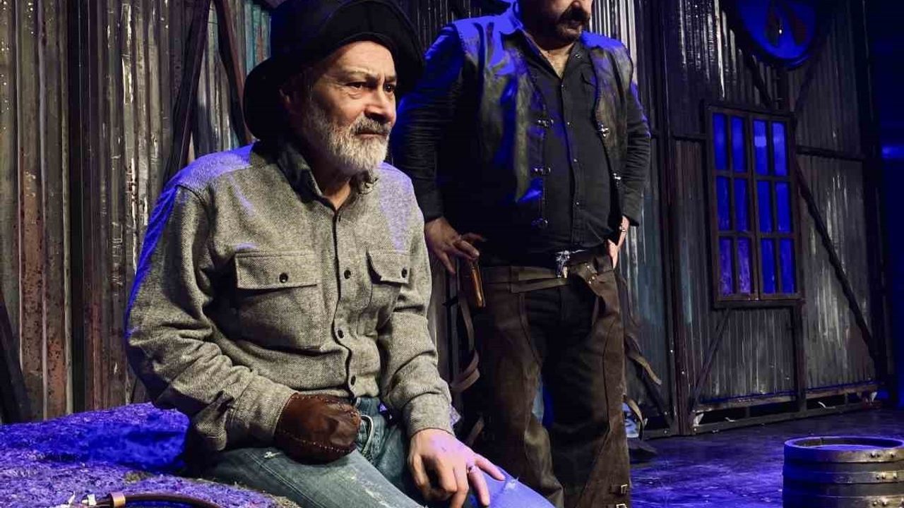 Kasım Ayında İstanbul'da Tiyatro Deneyimleri