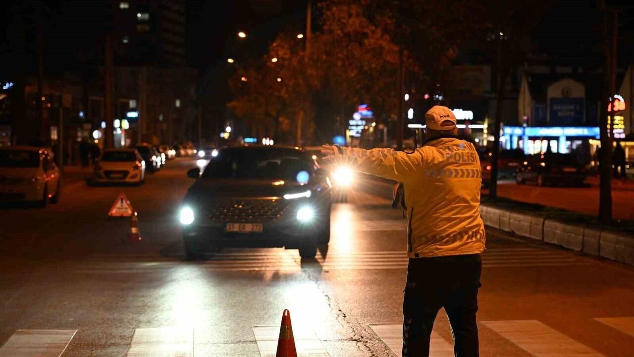 Kastamonu'da Huzur Uygulaması: 2888 Kişi Kontrol Edildi