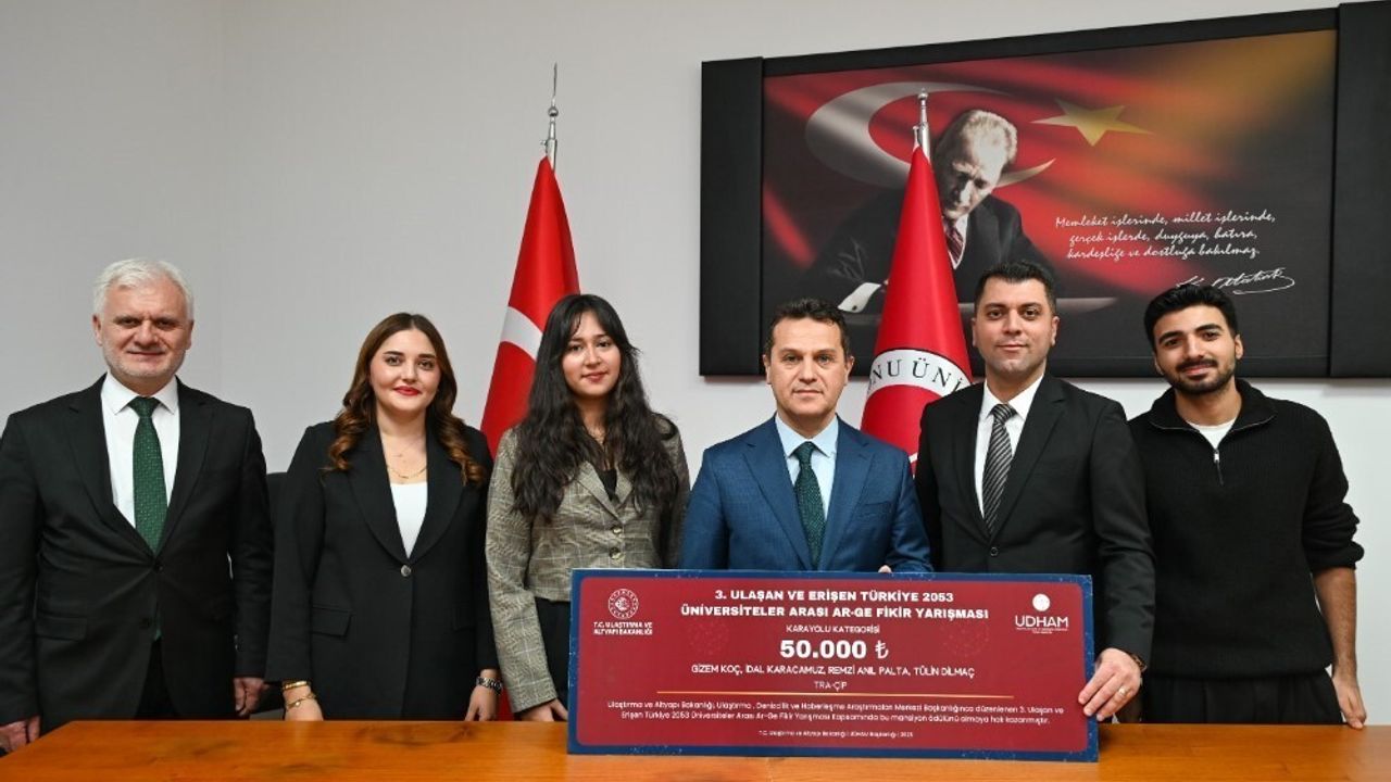 Kastamonu Üniversitesi Rektörü Topal'dan Ödül Töreni