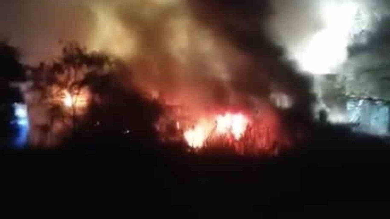 Kayapa OSB'de Fabrika Yangını: 1 Yaralı