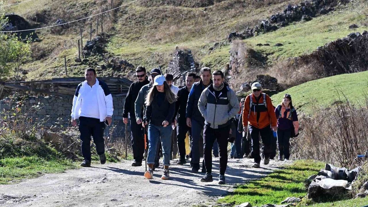 Kayıp Santa Yolu'nda Vefa Yürüyüşü