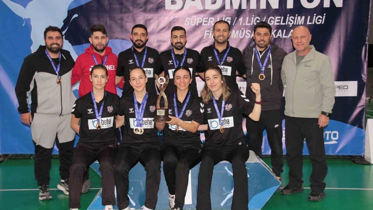 Kayseri Badminton Spor Kulübü Namağlup Şampiyonluk Elde Etti