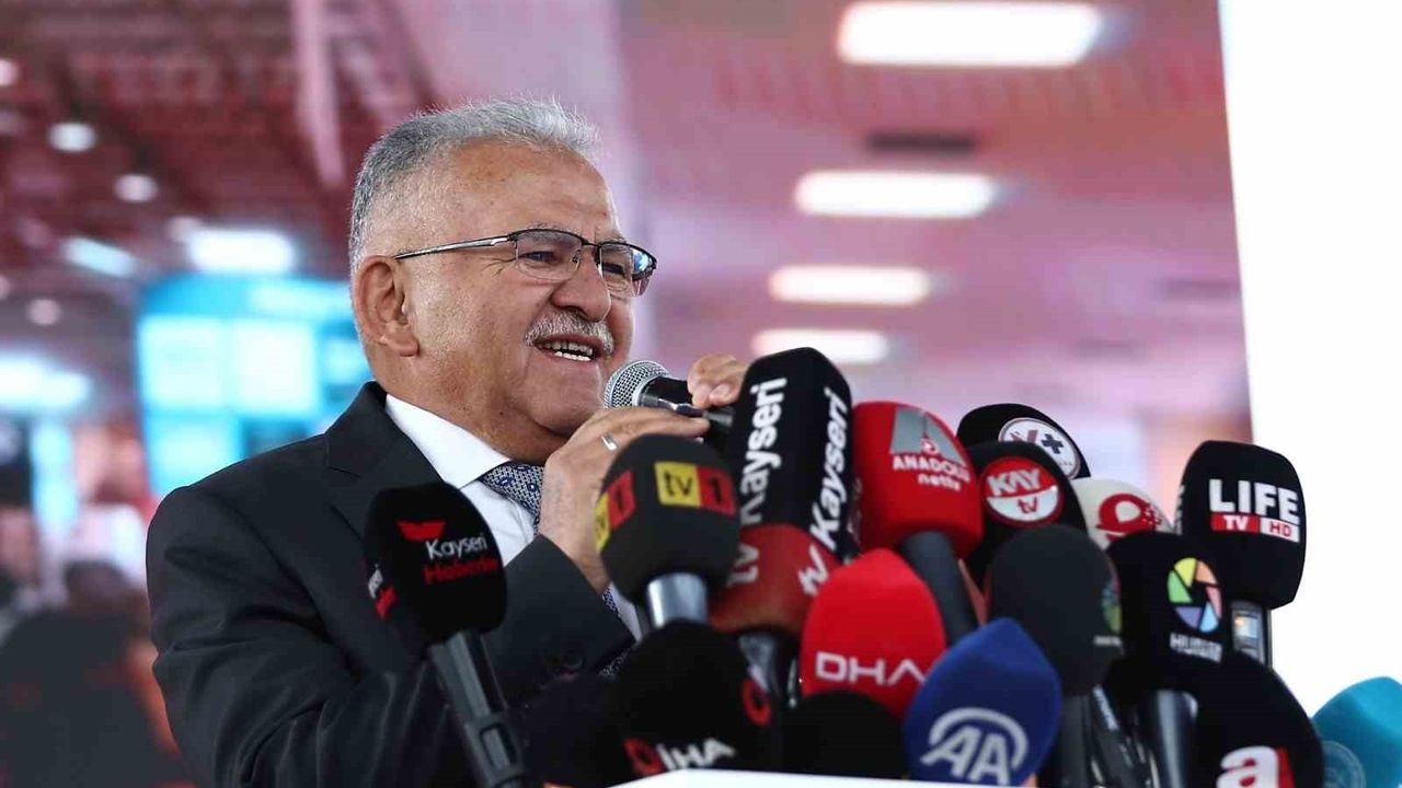 Kayseri Büyükşehir Belediye Başkanı Büyükkılıç, Türkiye'nin 11. En Çok Konuşulan Siyasetçisi