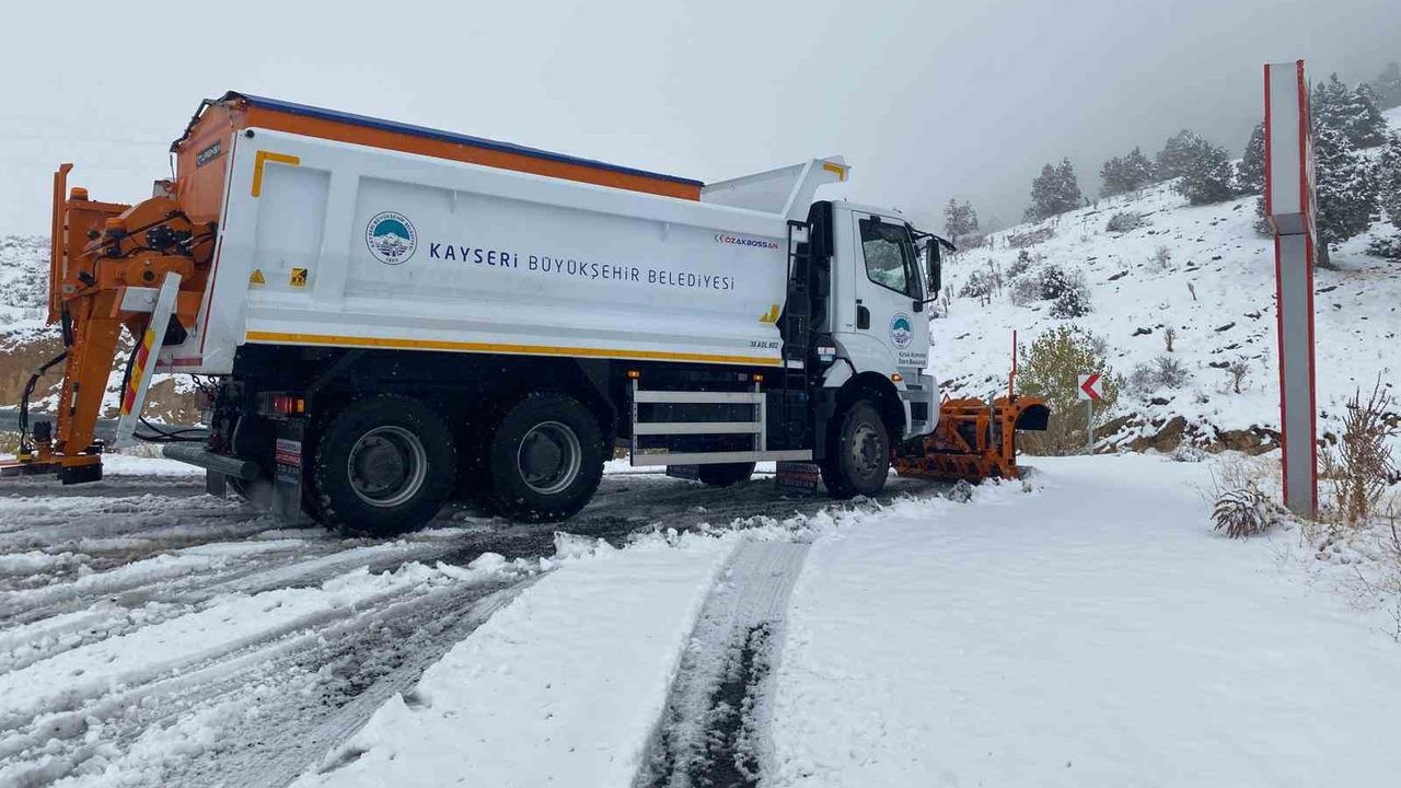 Kayseri'de Karla Mücadele Çalışmaları Başladı