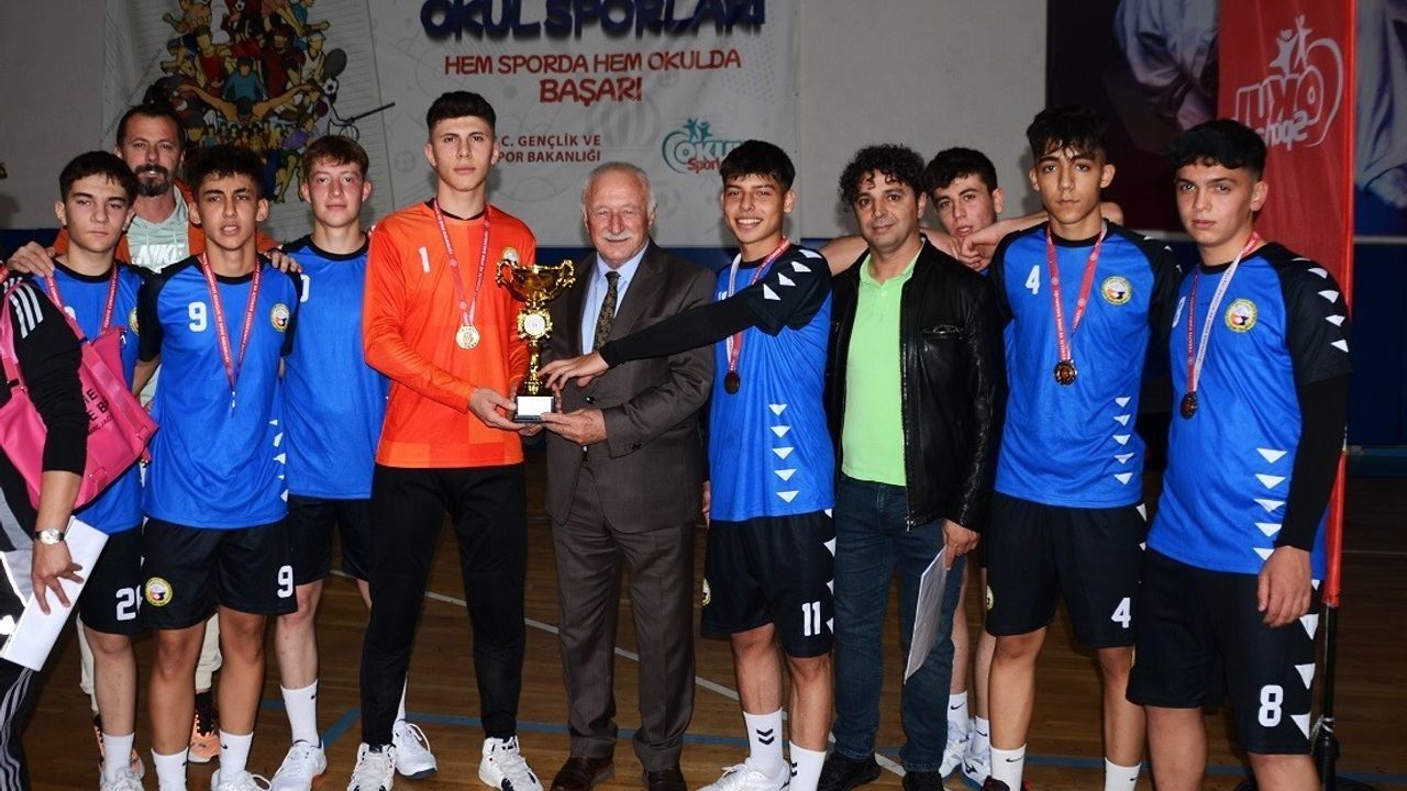 Kayseri Liseli Gençler Hentbol İl Birinciliği Sonuçlandı