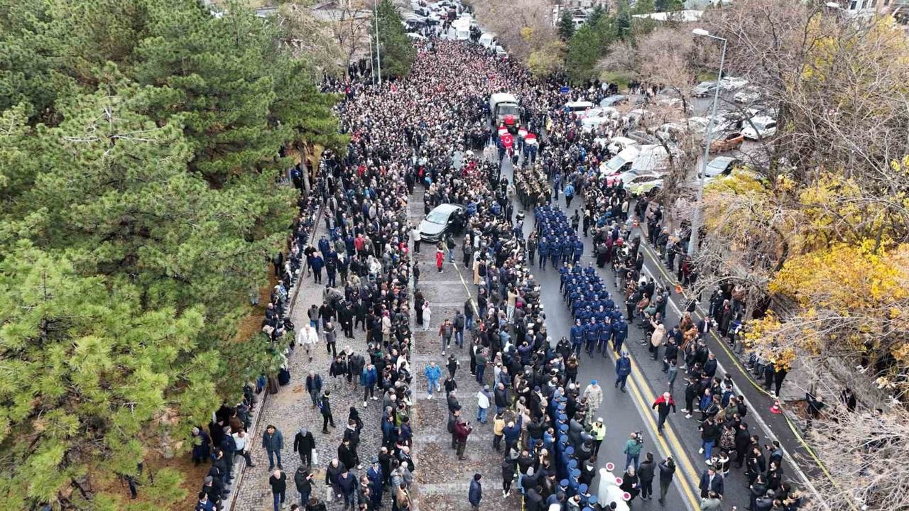 Kayserili Şehit Hava Pilot Binbaşı Nihat İlgen Uğurlandı