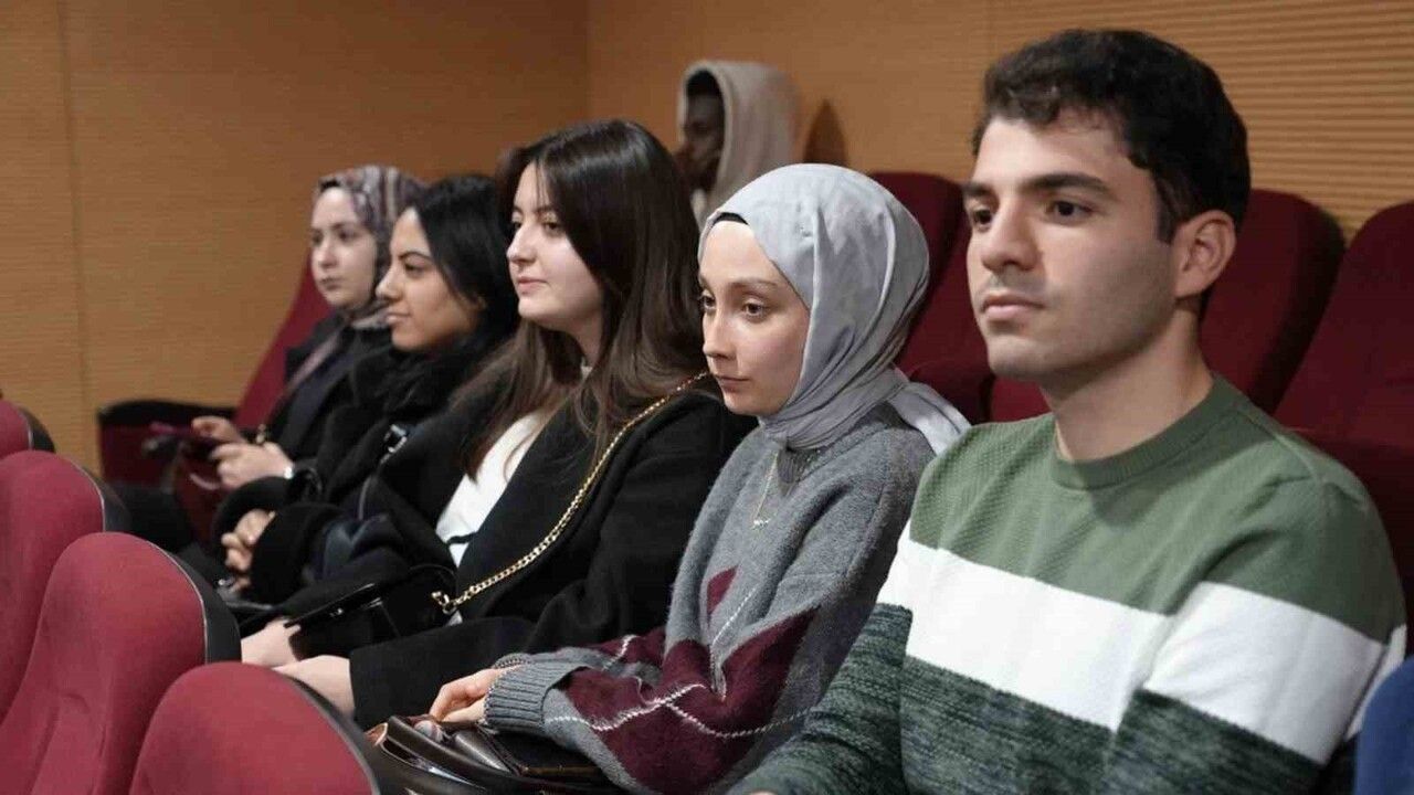 KBÜ'de Dini İçeriklerin Sosyal Medyadaki Dönüşümü Konuşuldu
