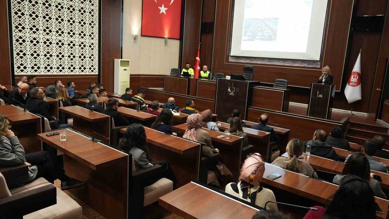 Keçiören Belediyesi'nden Trafikte Güvenli Sürüş Eğitimi