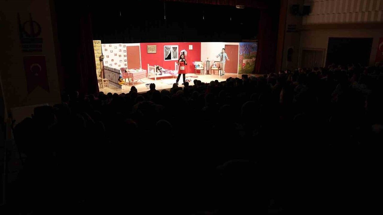 Keçiören Belediyesi'nin Miniklere Özel 'Tembel Ayşe' Tiyatrosu