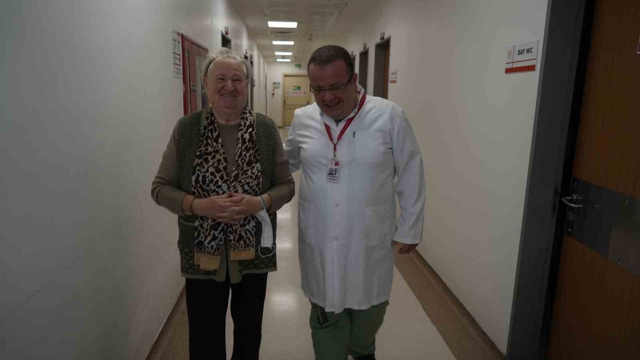 Kemik Erimesine Dikkat: 76 Yaşında Omurga Kırığı Teşhisi