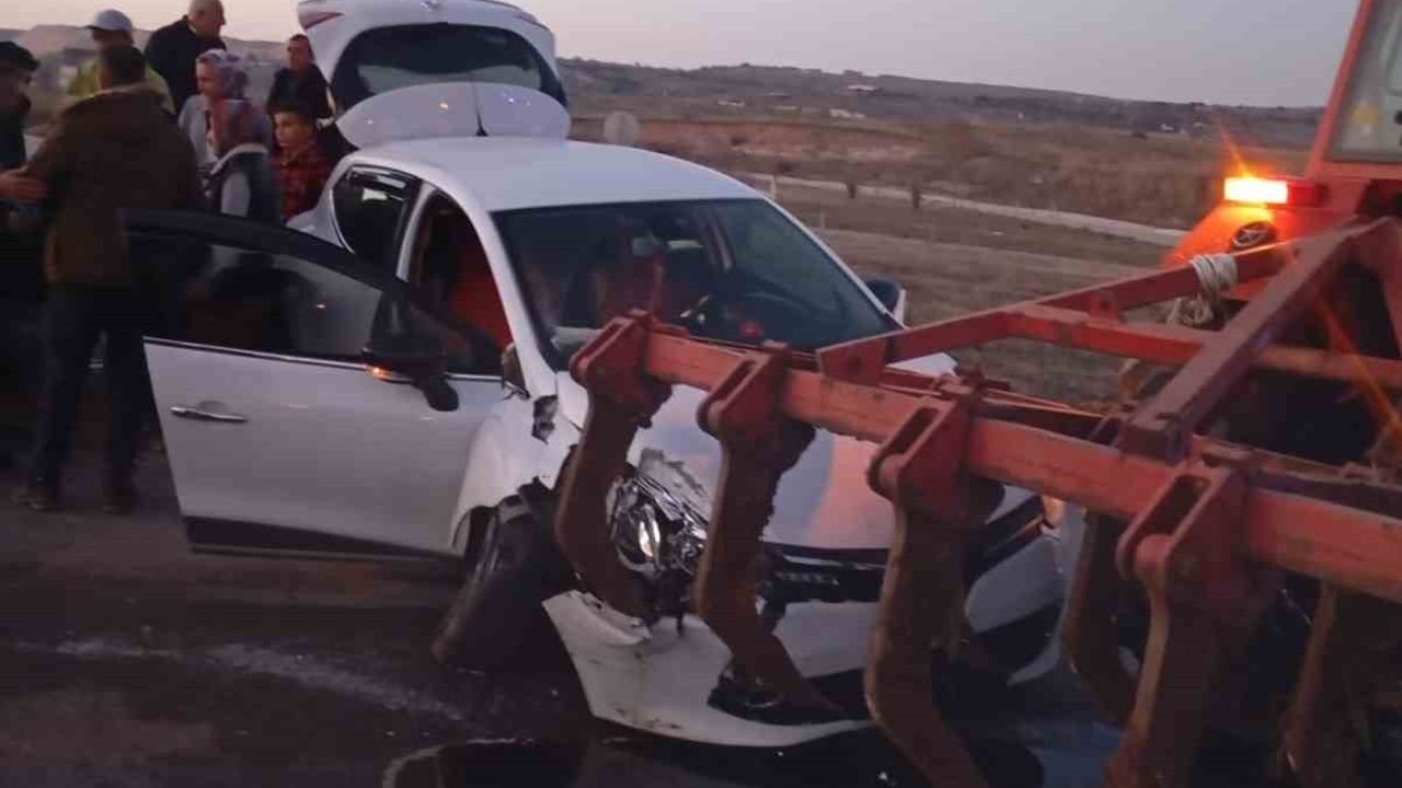 Kırklareli’de Traktör ve Otomobil Çarpıştı: 2 Yaralı