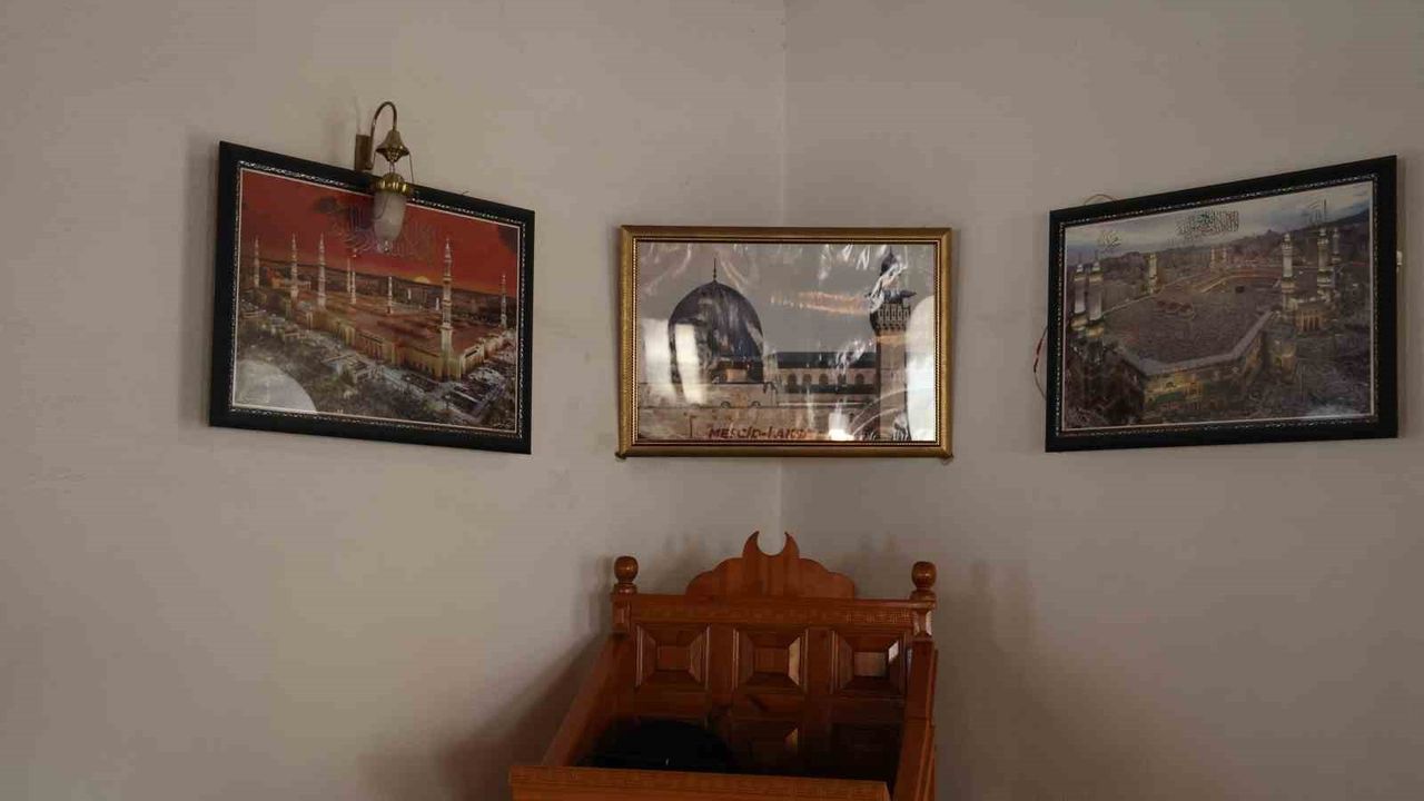 Kırşehir'deki 161 Yıllık Çarşı Camii'nin Eşsiz Kırlangıç Tavanı