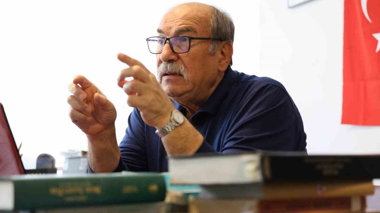 Kırşehirli Emekli Öğretim Görevlisi Mahmut Seyfeli, Beş Ciltlik Eserle Kültürel Mirası Yaşatıyor