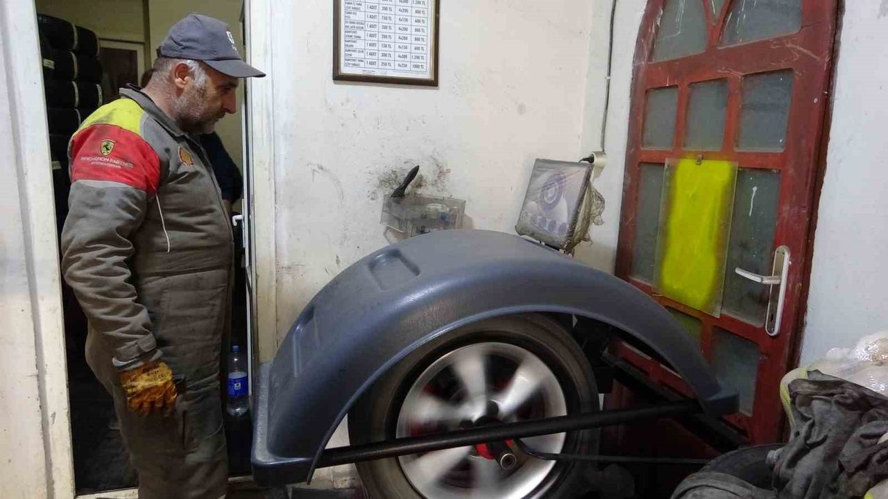 Kış Lastiği Zorunluluğu Öncesi Lastikçilerde Yoğunluk Artıyor