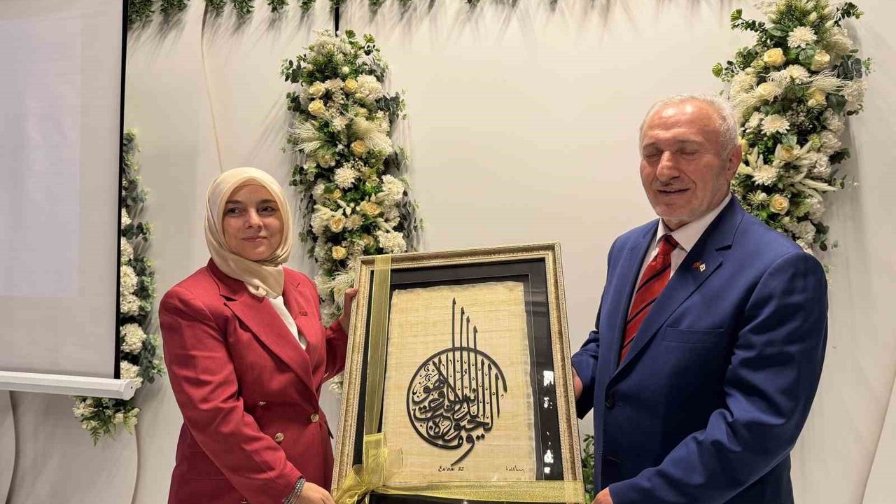 Kızılay Genel Başkanı Yılmaz, Emekli Öğretmen Güzeldal İçin Veda Programına Katıldı