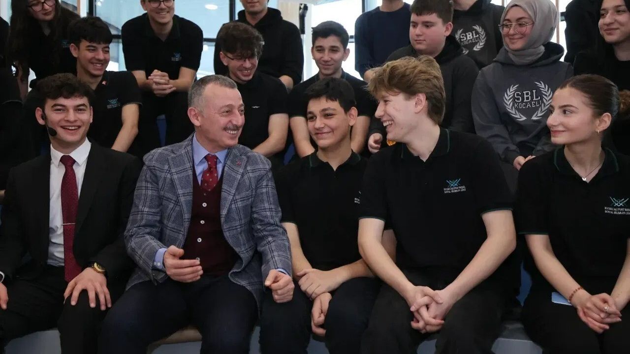 Kocaeli'de 30 Bin Öğrenciye 392 Milyon Liralık Eğitim Desteği