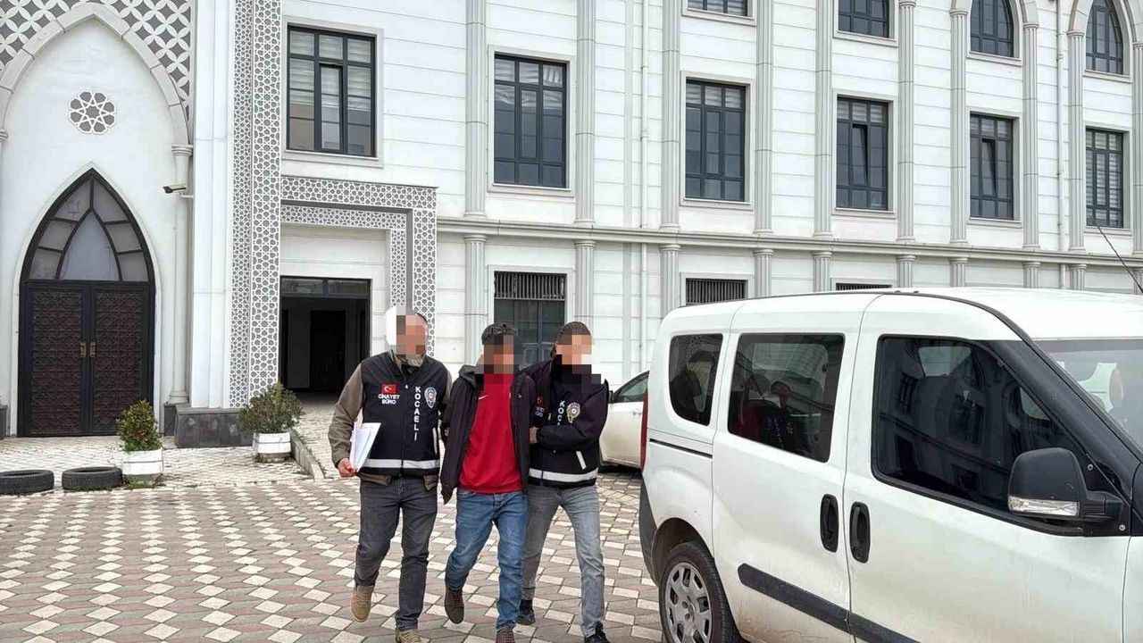 Kocaeli'de Eşini Bıçaklayarak Öldüren Zanlı Tutuklandı