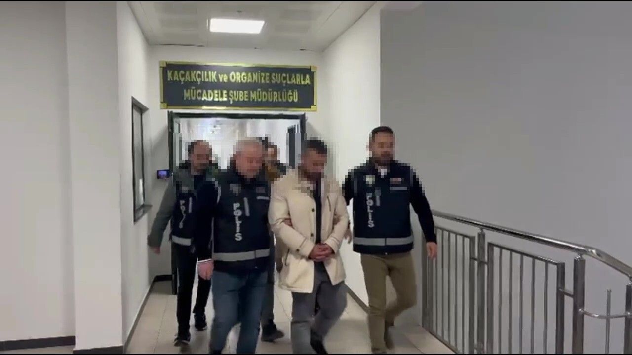Kocaeli'de Kaçakçılık Operasyonu: 10 Silah ve 3 Gözaltı