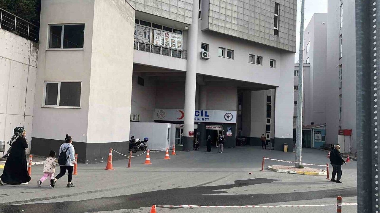 Kocaeli'de Okul Kantininden Gıda Zehirlenmesi İddiası: 14 Öğrenci Hastaneye Kaldırıldı