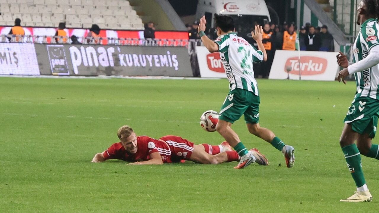 Konyaspor ve Antalyaspor Berabere Kaldı