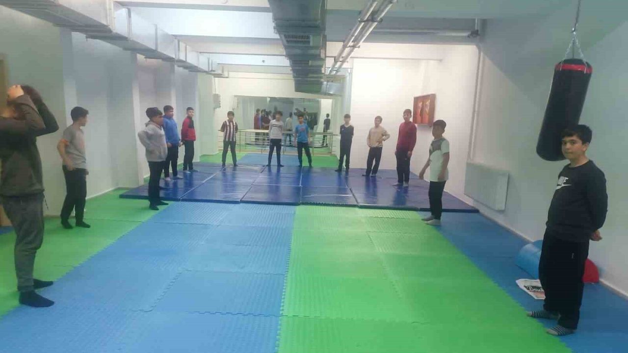 Kovancılar Ortaokulu Öğrencileri Şampiyonaya Hazırlanıyor