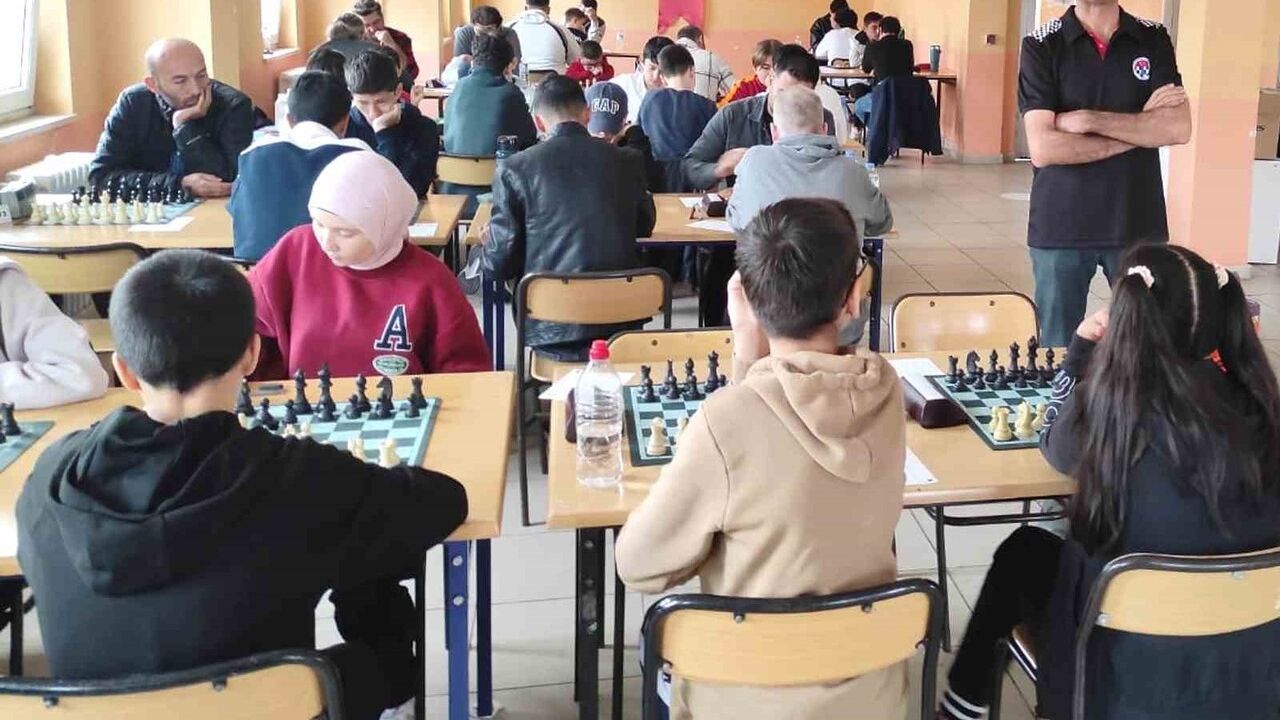 Köyceğiz'de Çekişmeli Satranç Turnuvası Gerçekleştirildi