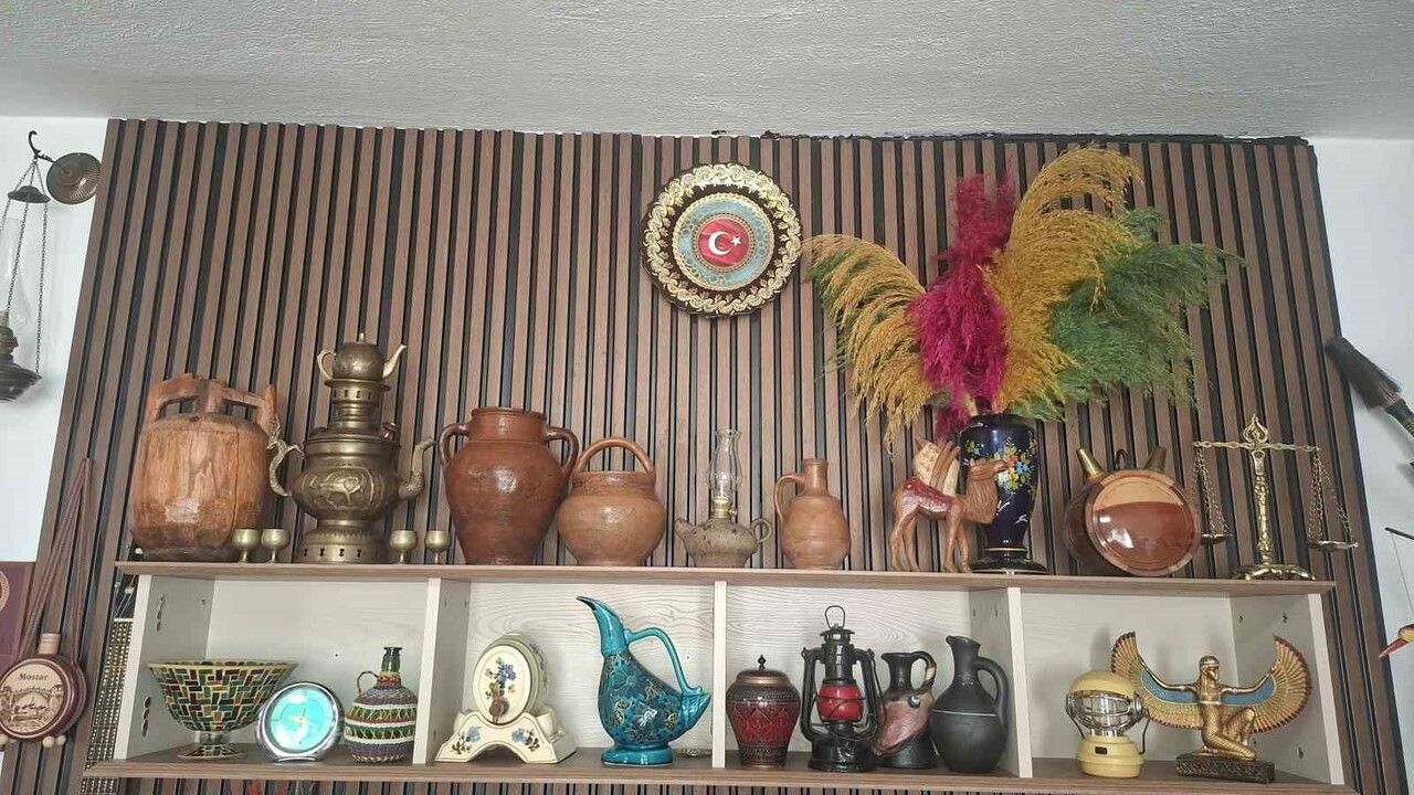 Küçük Müzeyi Evinde Kurdu: Süleyman Yolcu'nun Antika Tutkusu