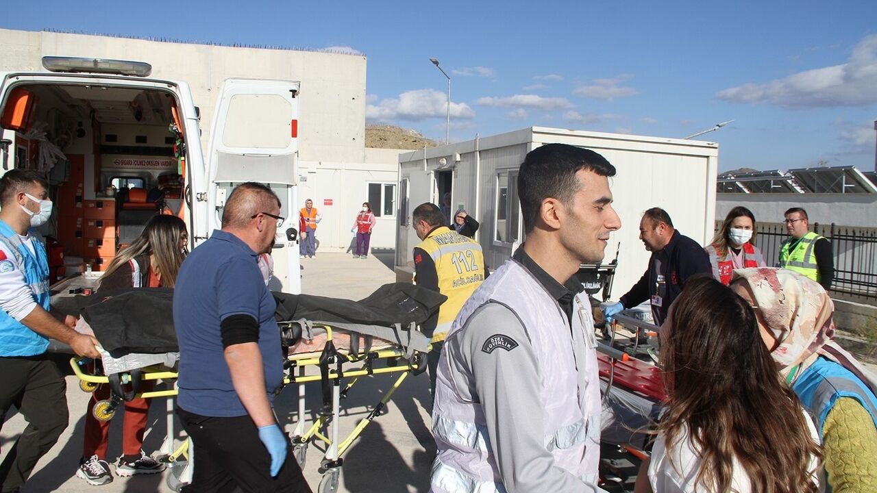 Kula Devlet Hastanesi'nde Gerçekçi Deprem Tatbikatı