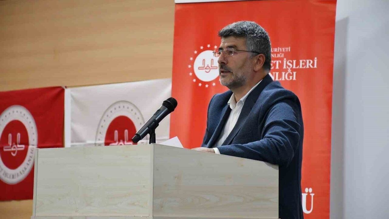 Külliyede Sahabe Konulu Konferans Gerçekleşti
