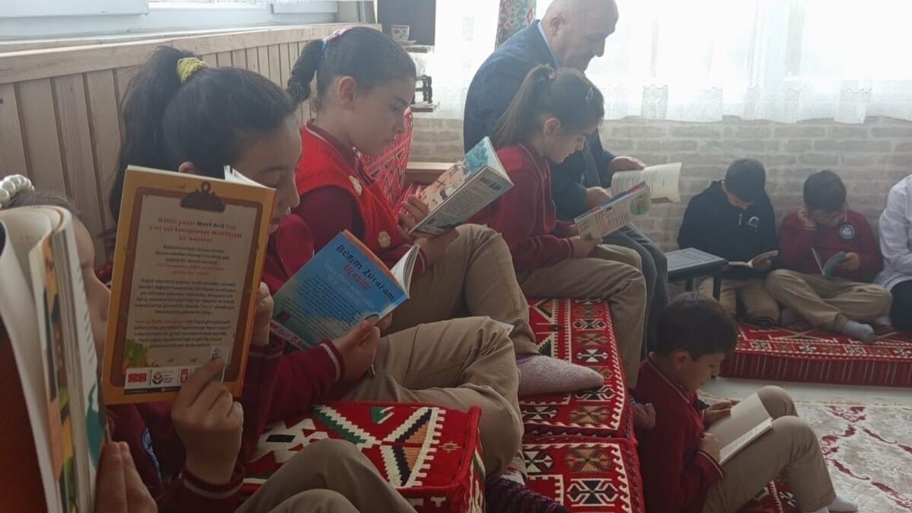 Kültür Odasında Kitap Okuma Etkinliği