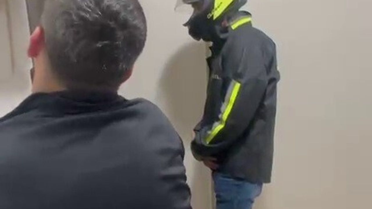 Kurye Kılığındaki Polisle Yakalanan Firari