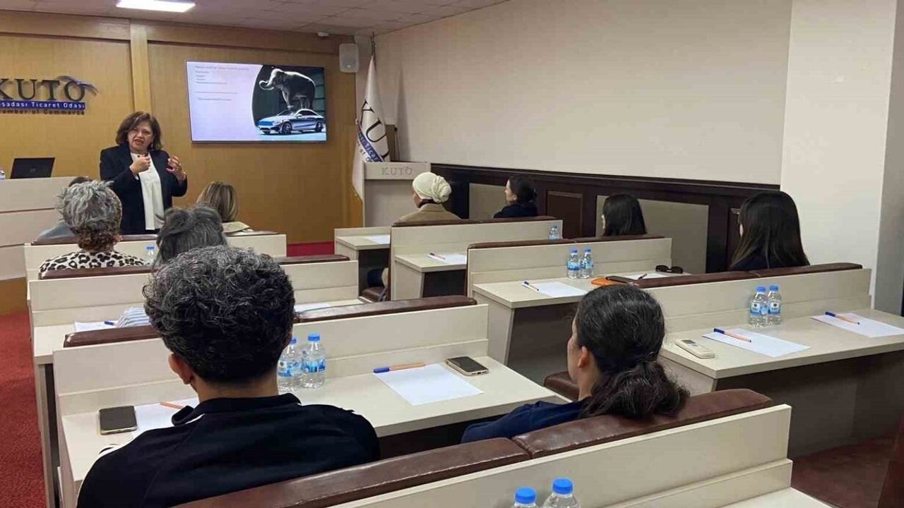 Kuşadası Ticaret Odası'nda Temel Satış Becerileri Eğitimi Başladı