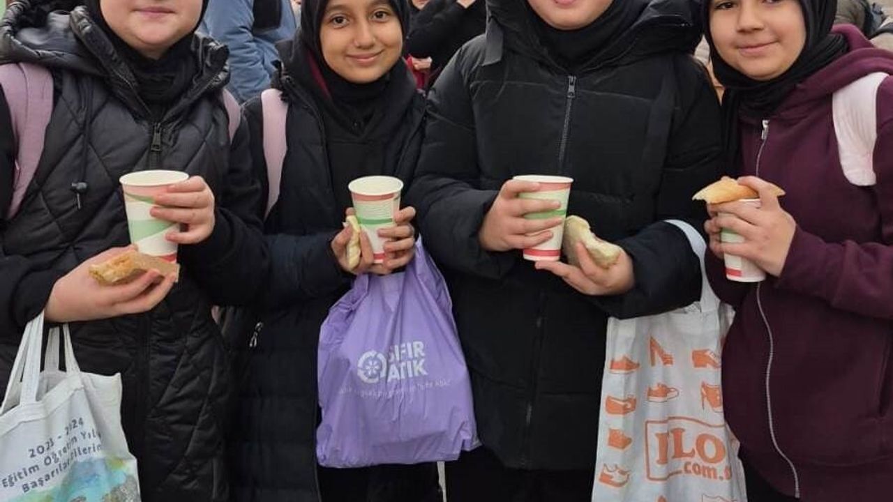 Kütahya Ahteri İmam Hatip Ortaokulu'nda Sabah Namazı Buluşması